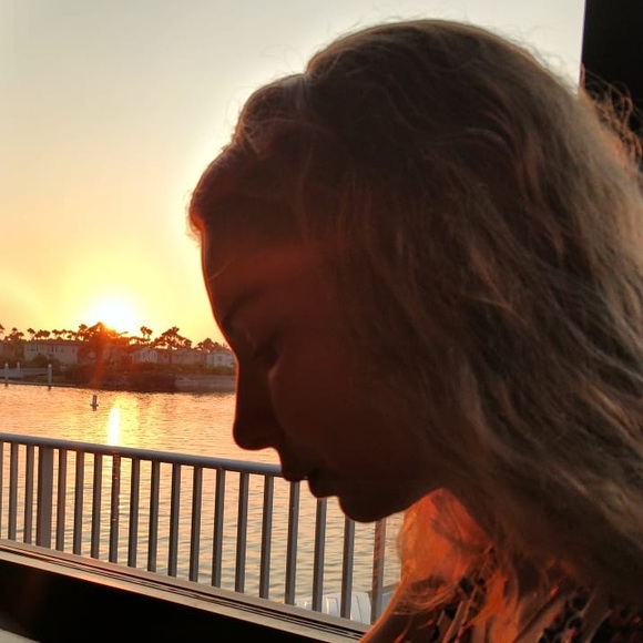 Meet your Posher, Vivian - Picture 1 of 5